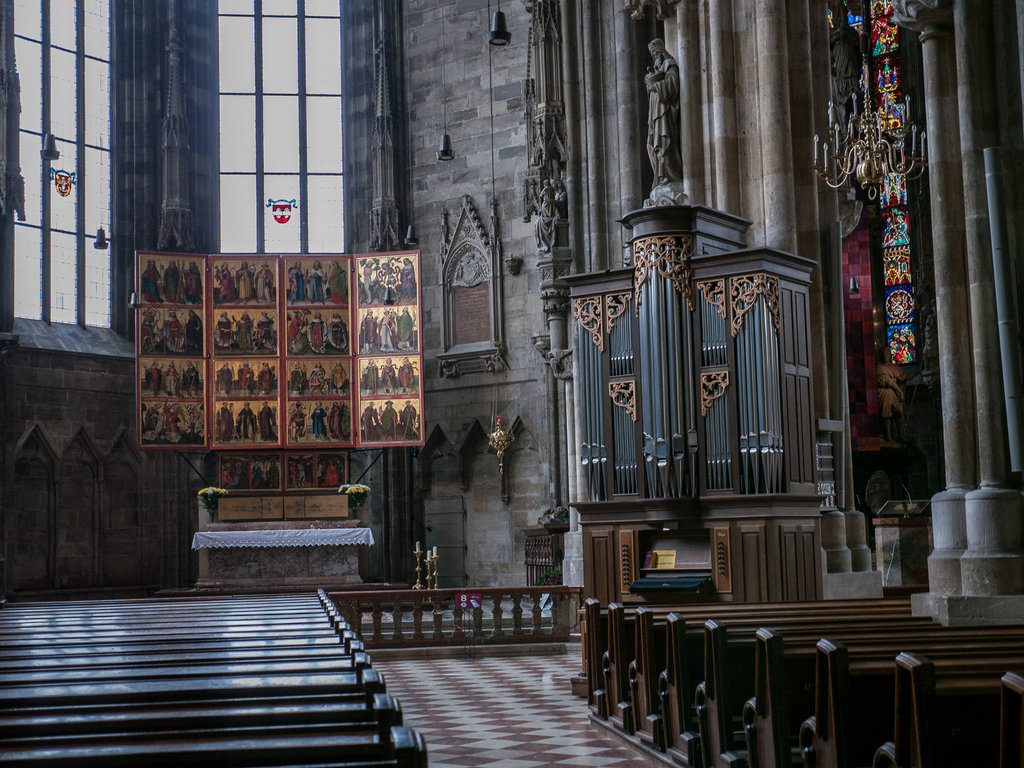 Inside Stephans-Dom